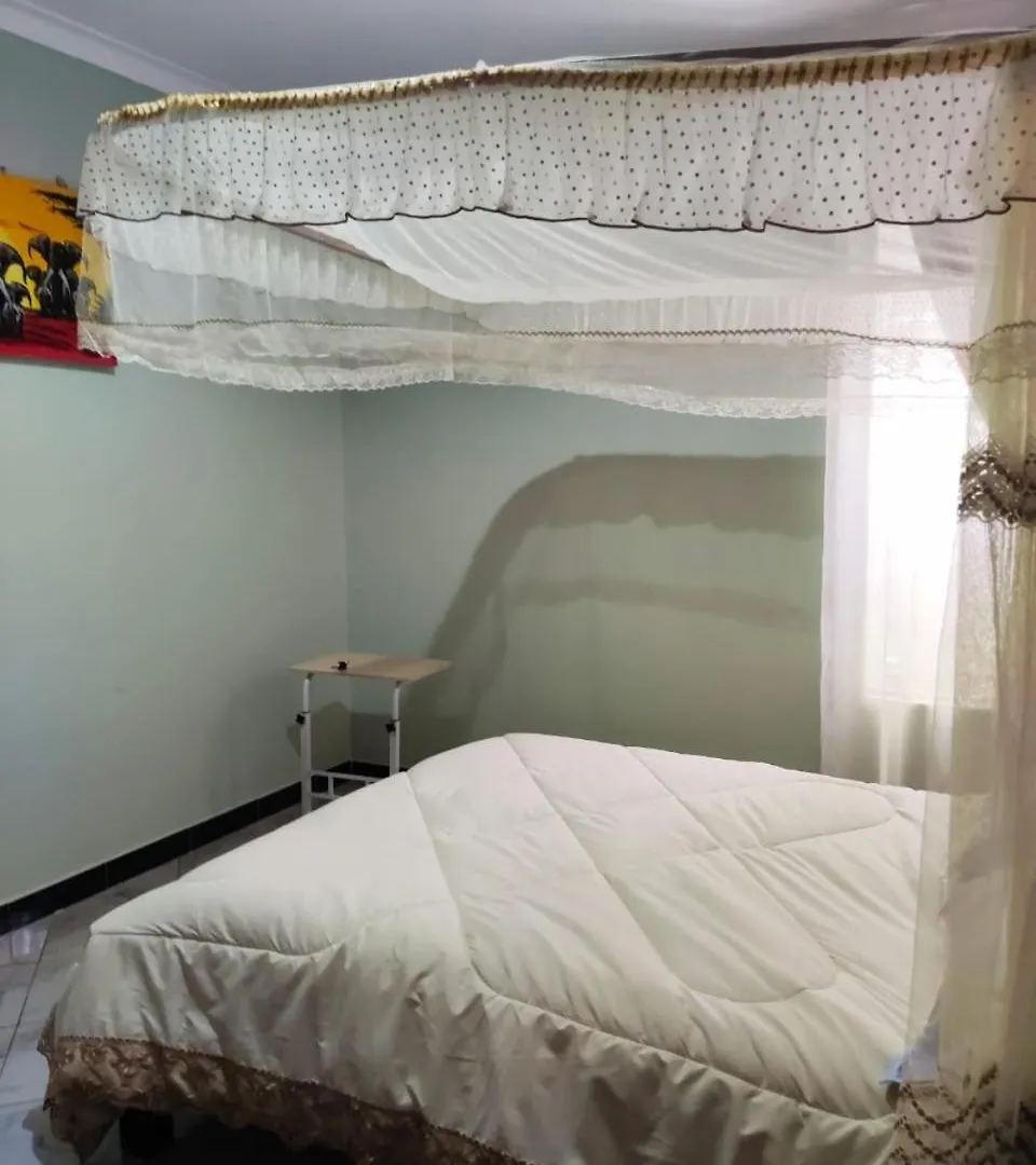 شقة Hitower Crib كامبالا 0*,